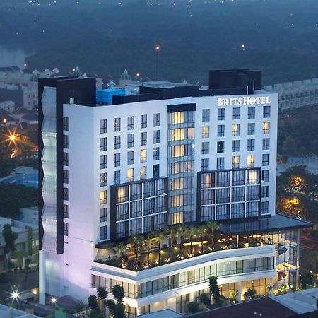 Brits Hotel Караванг Екстер'єр фото
