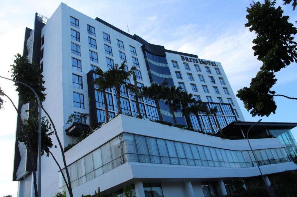 Brits Hotel Караванг Екстер'єр фото