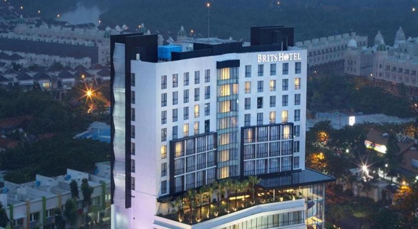 Brits Hotel Караванг Екстер'єр фото